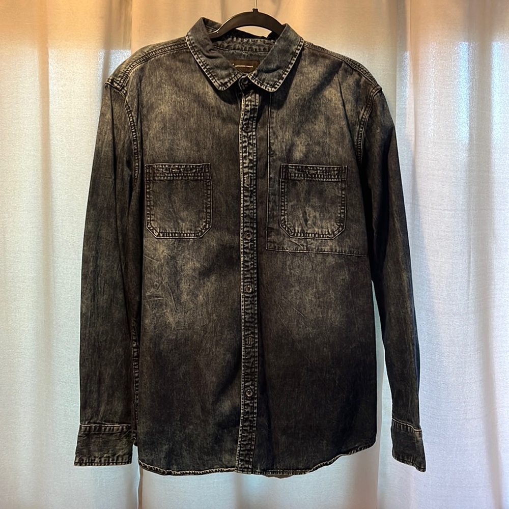 Men’s long sleeve button up